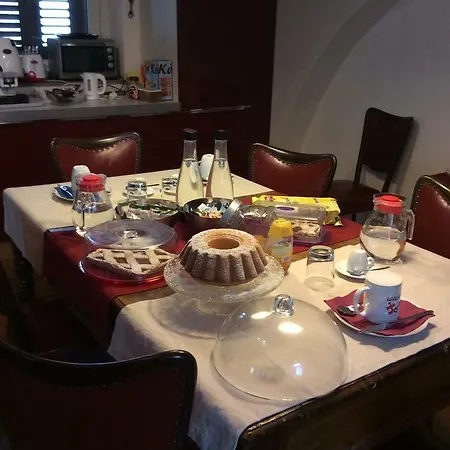 Bed & Breakfast My Old Town *